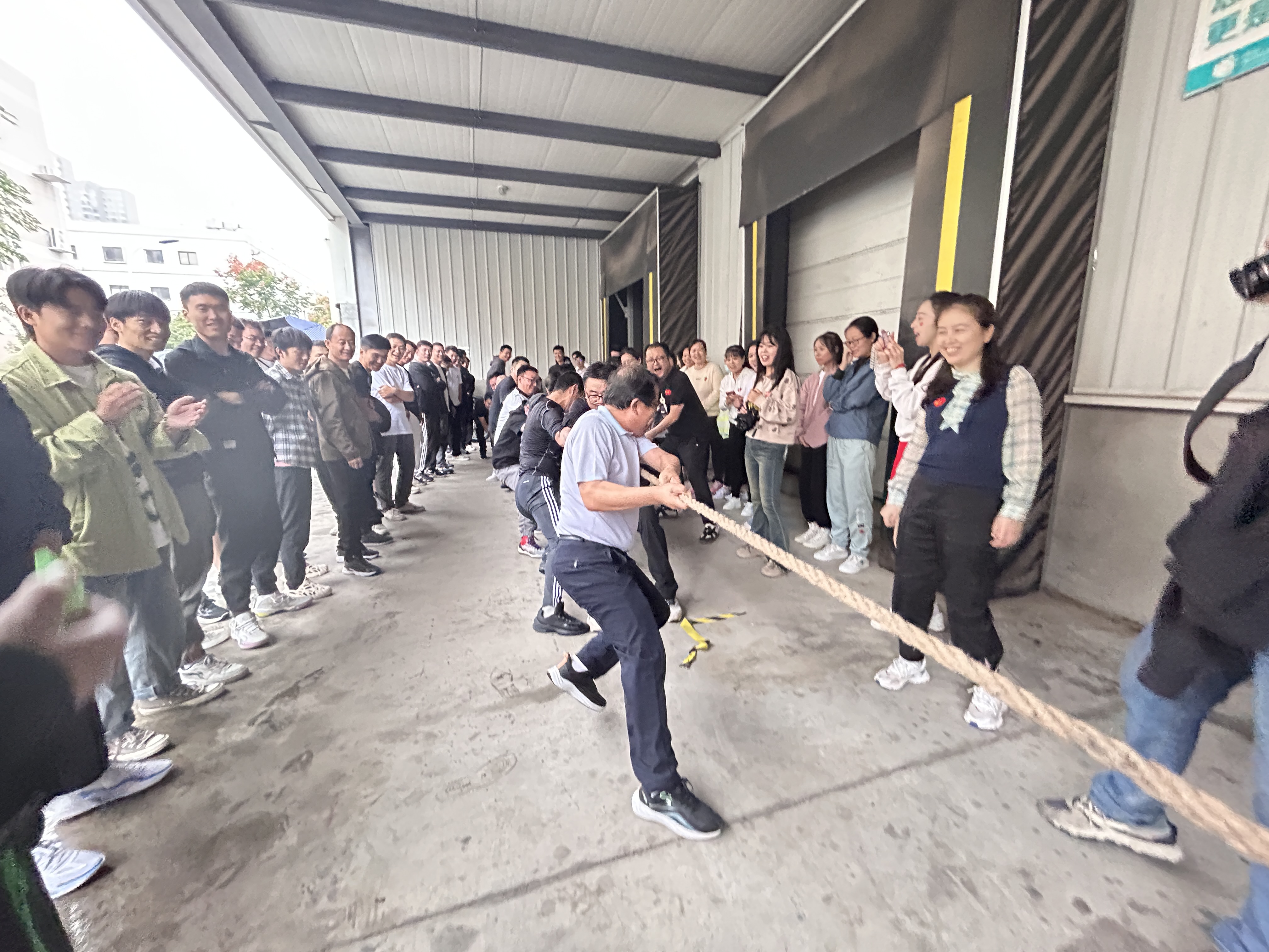 1696649213244264.jpg “奮力拼搏,喜迎國慶”2023年秋季趣味運動會